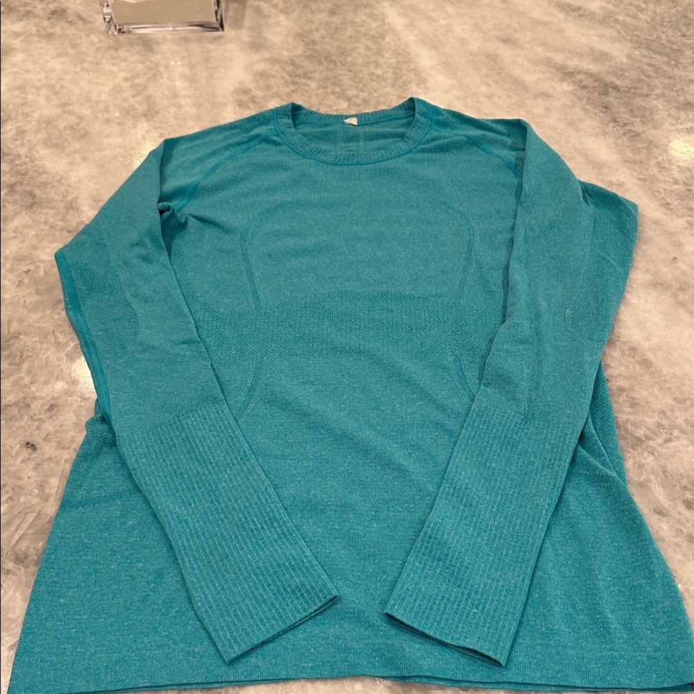 Lululemon Long Sleeved Swifty, Size 8, Turquoise